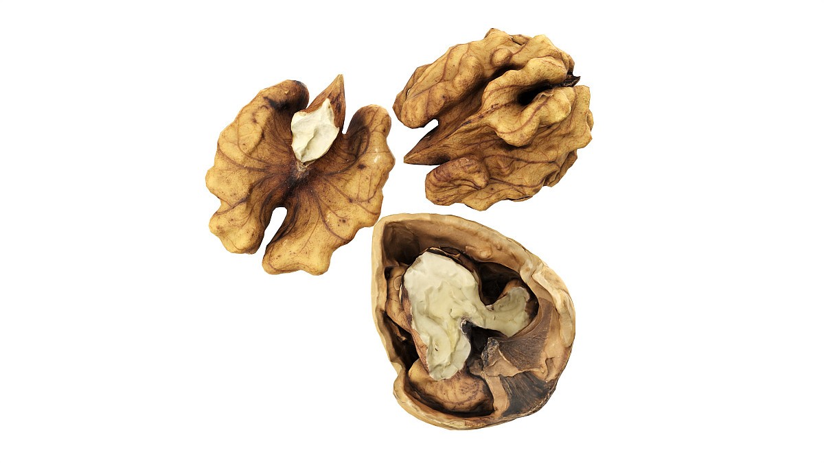 Walnut peeled