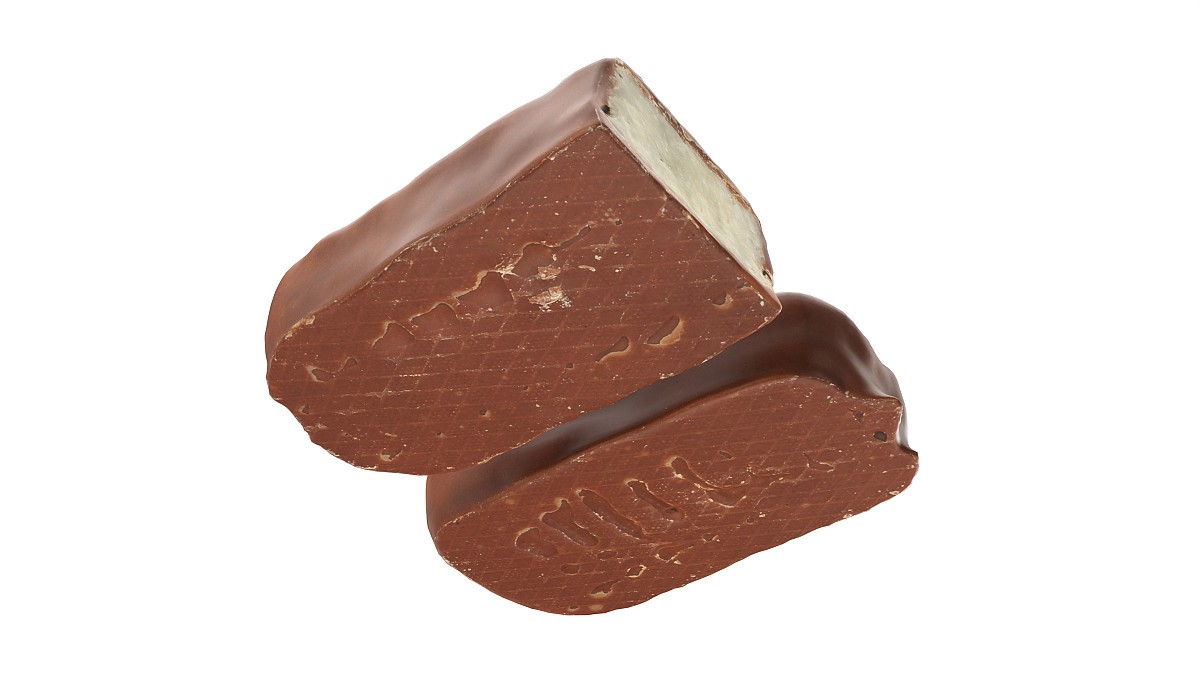 Chocolate bar with cut 04