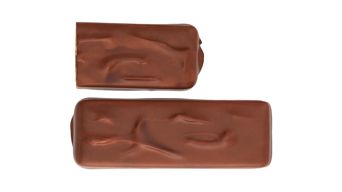 Chocolate bar with cut 02